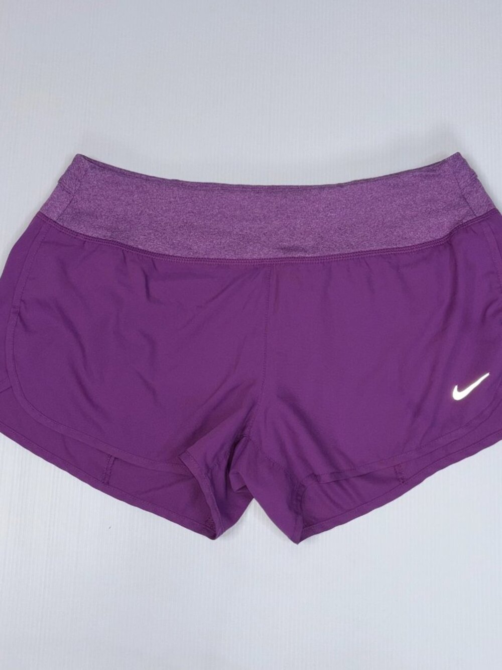 NIKE women's  shorts medium